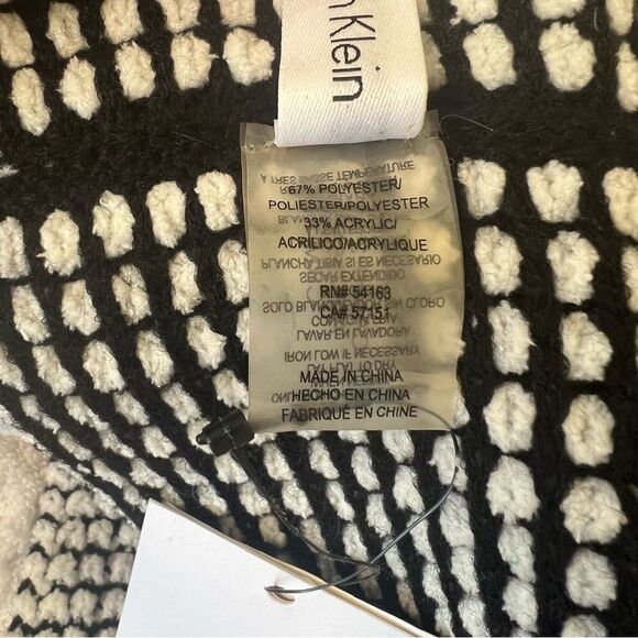 NWT. Calvin Klein Infinity Loop Scarf Black White - Picture 6 of 9